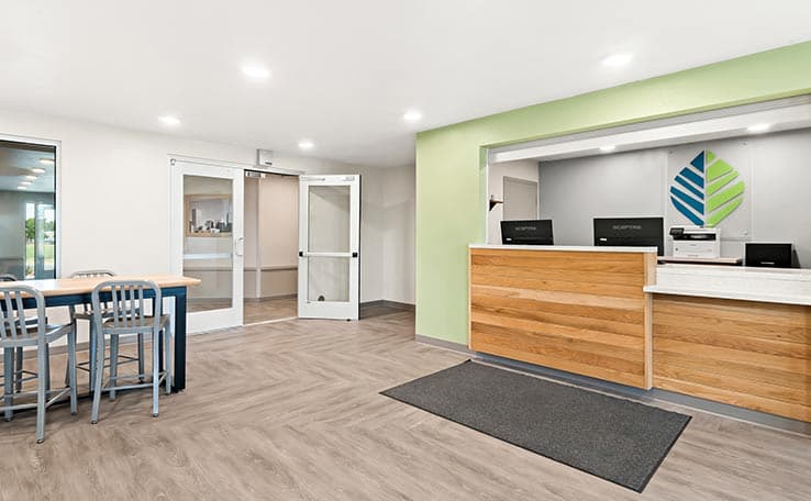 WoodSpring Suites Denver Commerce City photo 2 of 17
