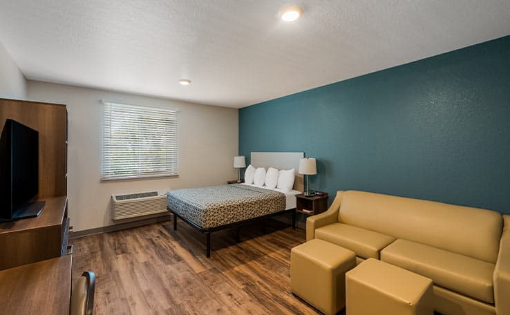 WoodSpring Suites West Palm Beach photo 11 of 16