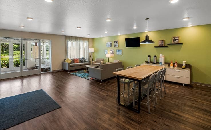 WoodSpring Suites West Palm Beach photo 4 of 16
