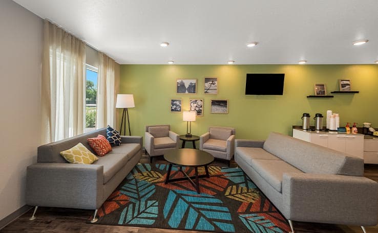 WoodSpring Suites West Palm Beach photo 3 of 16