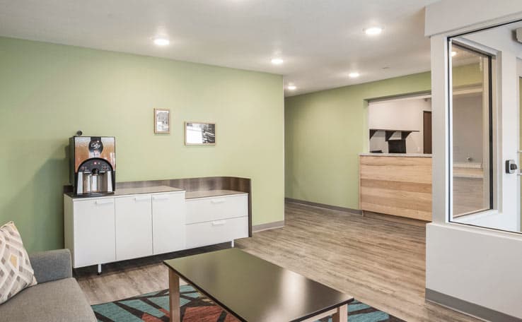 WoodSpring Suites Detroit Madison Heights photo 4 of 21