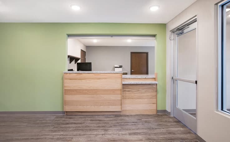 WoodSpring Suites Detroit Madison Heights photo 2 of 21