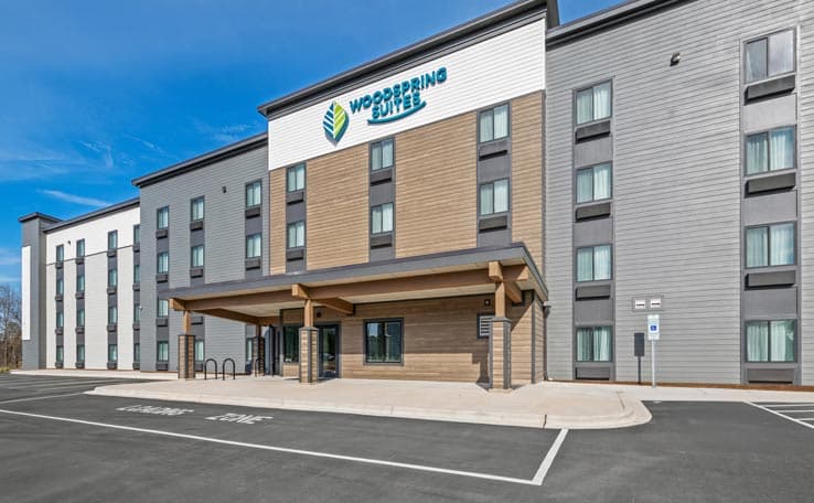 WoodSpring Suites Charlotte Northlake photo 2 of 9