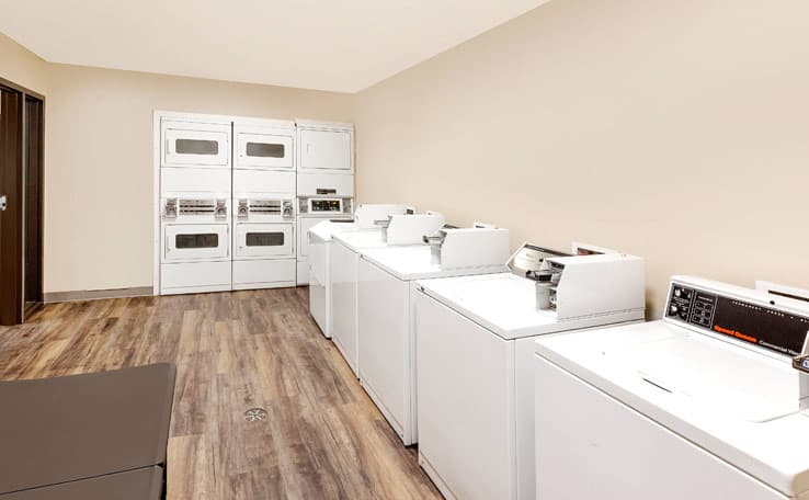 WoodSpring Suites Sioux Falls photo 3 of 19