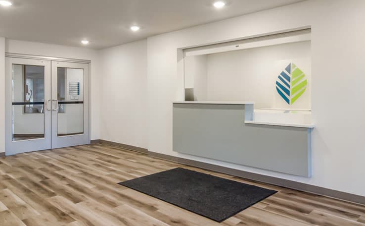 WoodSpring Suites Tacoma - Lakewood photo 2 of 22