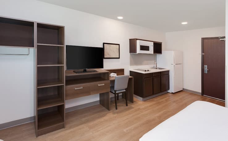 WoodSpring Suites Bakersfield East photo 6 of 17