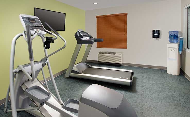WoodSpring Suites Chicago Darien photo 4 of 19