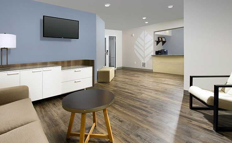 WoodSpring Suites Chicago Darien photo 2 of 19