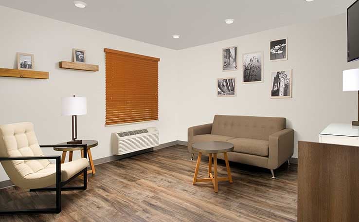 WoodSpring Suites Chicago Darien photo 3 of 19