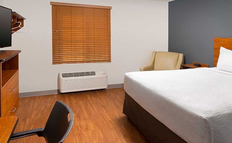 WoodSpring Suites Chicago Darien photo 8 of 19